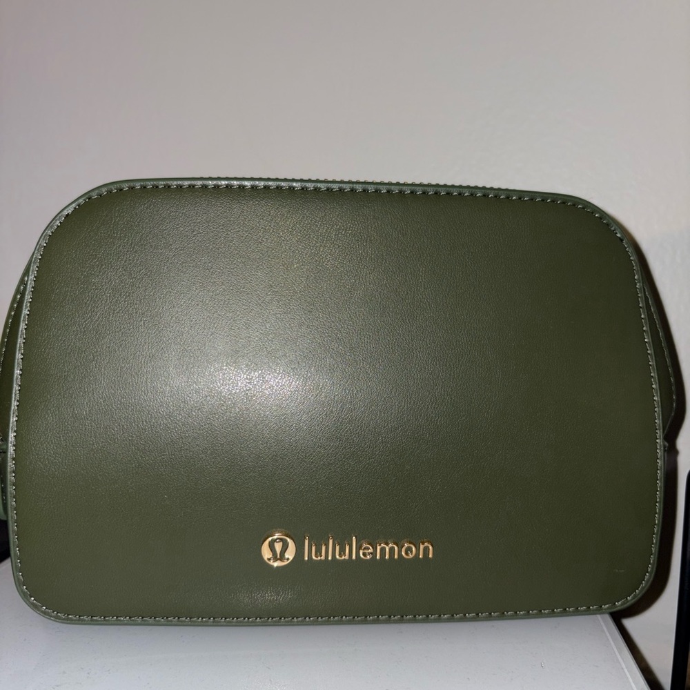 lululemon athletica Olive Cosmetic Bag
